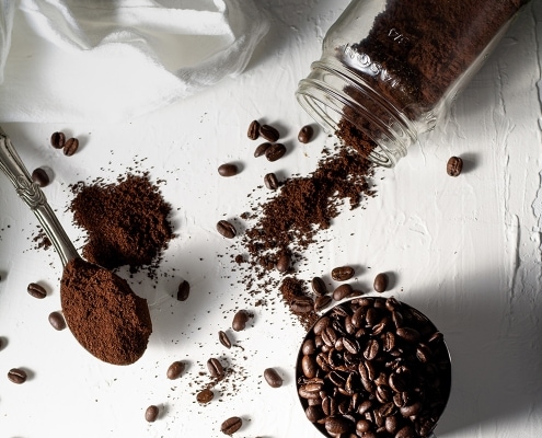 Čerstvá zrnková káva, mletá káva, čI instantná káva – ktorú si vybrať?